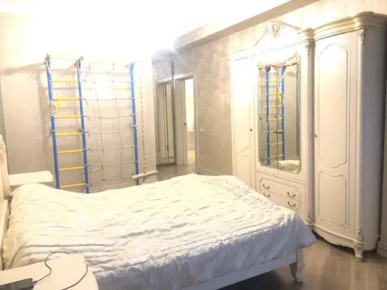 Продаю 3х комнатную квартиру в центре города, район: Вефа Бишкек