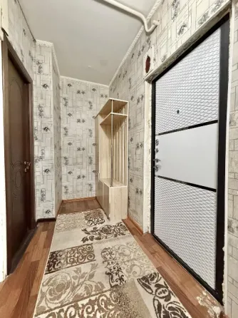 Продаю 2-комн. квартиру 105 серии в 10 микрорайоне Бишкек