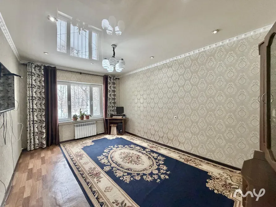 Продаю 2-комн. квартиру 105 серии в 10 микрорайоне Бишкек - изображение 1