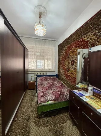 Продаю добротный дом в районе Коммунаров - участок 4.72сотки, 16.3х28 - общая площадь дома 62.7м2 - Бишкек