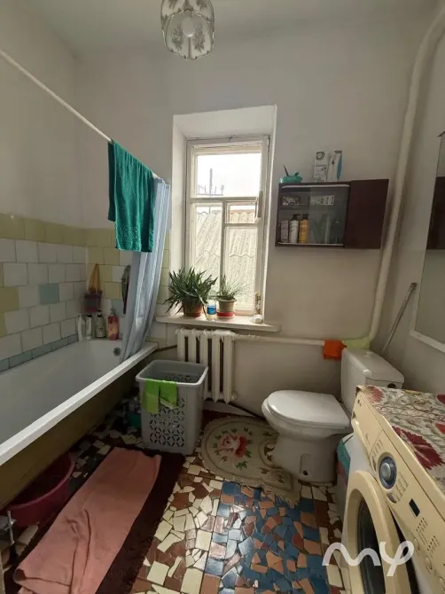 Продаю добротный дом в районе Коммунаров - участок 4.72сотки, 16.3х28 - общая площадь дома 62.7м2 - Бишкек - изображение 5