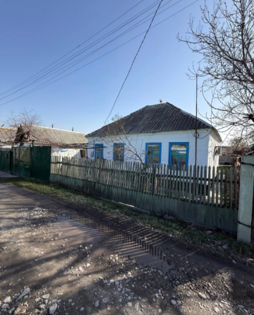 Продам дом с участком , район 110-квартал Бишкек