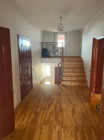 Сдаётся большой дом в районе Баха – Магистраль 420м2 Бишкек