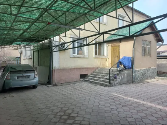 Сдаётся большой дом в районе Баха – Магистраль 420м2 Бишкек