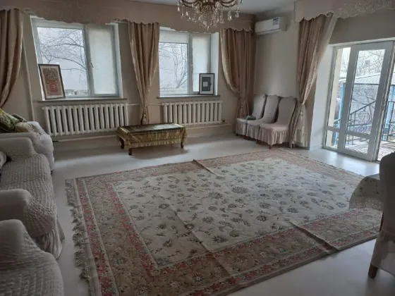 Сдаётся большой дом в районе Баха – Магистраль 420м2 Бишкек