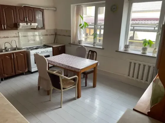 Сдаётся большой дом в районе Баха – Магистраль 420м2 Бишкек