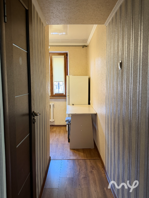 Срочно продается в 6 мкр возле ореховой рощи 2-х комнатная квартира 104 серии Бишкек - изображение 3