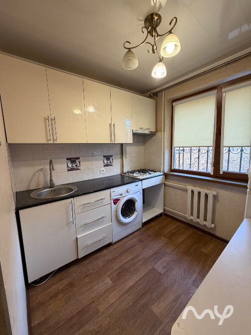 Срочно продается в 6 мкр возле ореховой рощи 2-х комнатная квартира 104 серии Бишкек - изображение 6