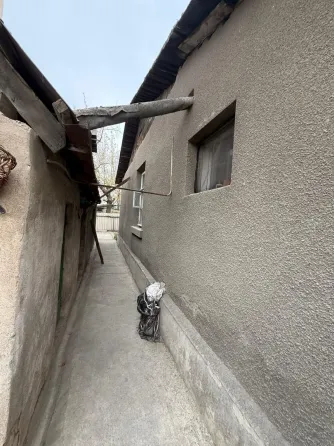 Продаю часть жилого дома - участок 4.2сотки, 14х32, угловой, Бакаева Bishkek