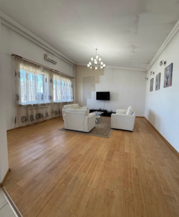 Продам 3 комнатную квартиру , в районе пр-т Чуй/Манаса Бишкек