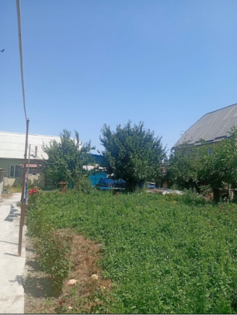 Продам дом с большим участком и с садом имеется навес на 4 машины дом находится в с.Новопавловка Бишкек