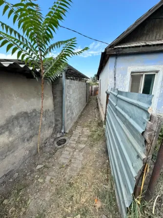Продаётся полдома  Район Фучика / Пригородное  Адрес: ул. Алданский, 23  Участок: 3, 40 со Бишкек