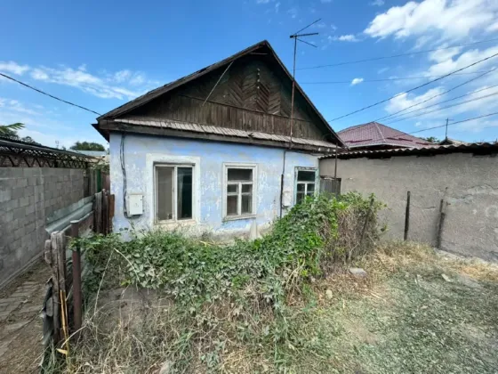 Продаётся полдома  Район Фучика / Пригородное  Адрес: ул. Алданский, 23  Участок: 3, 40 со Бишкек