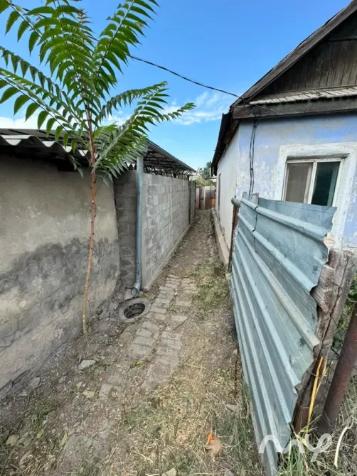 Продаётся полдома  Район Фучика / Пригородное  Адрес: ул. Алданский, 23  Участок: 3, 40 со Бишкек - изображение 3