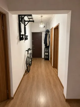 Продаётся 2-комн. кв., Джал-23, 106 серия, 8/9 эт., 52, 7 м², 2 лоджии, кухня 10, 7 м², не угловая Бишкек
