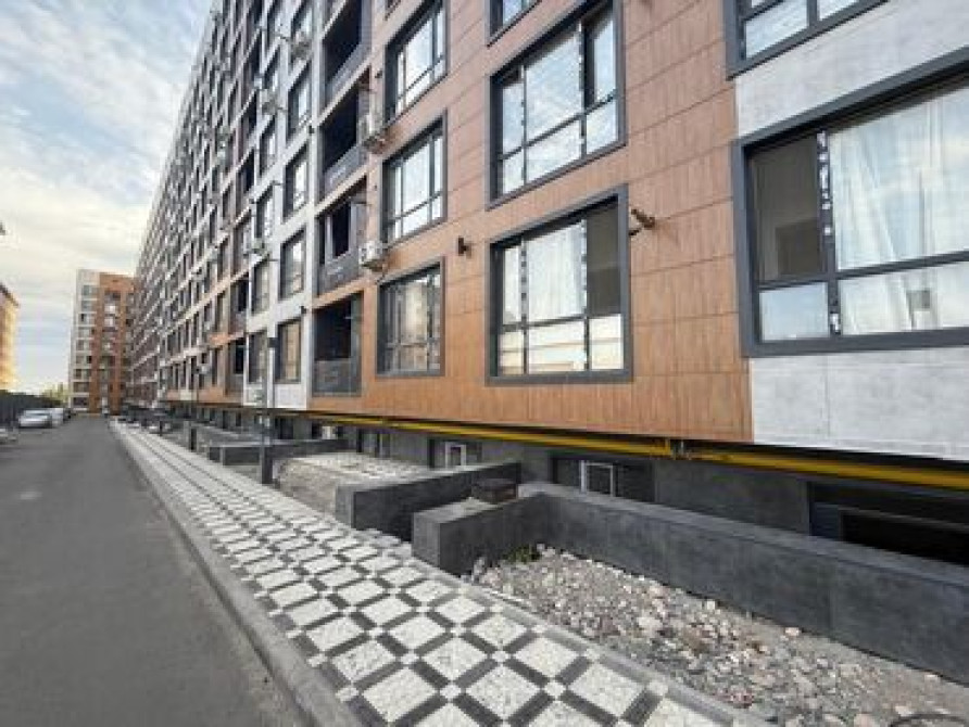 Сдаю Офис, 91 м², В жилом комплексе, 1 линия, С отдельным входом, С юридическим адресом Бишкек - сүрөт 1