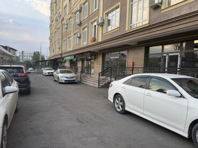 Коммерческое помещение 85 м2. 1й этаж, дом заселен. Адрес Бишкек - изображение 5