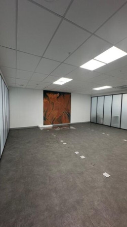 Сдаю Офис, 60 м², В бизнес центре Бишкек - изображение 5