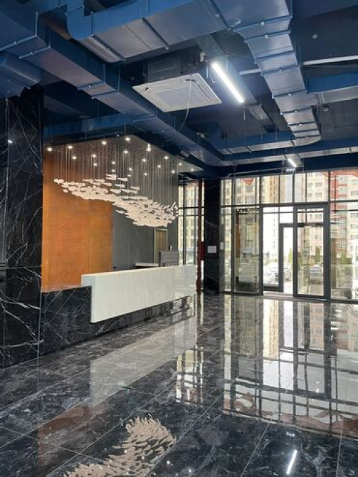 Сдаю Офис, 60 м², В бизнес центре Бишкек - изображение 2