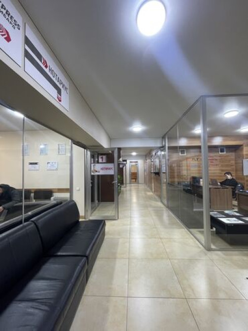 Сдаю Офис, 17 м², В административном здании, С оборудованием, С отдельной кухней, С отдельным входом Бишкек - сүрөт 1