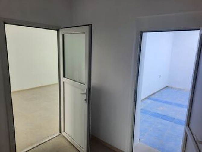 Сдаётся помещением под бизнес 2 комнаты 25 и 18 квадратных метров Бишкек - изображение 2