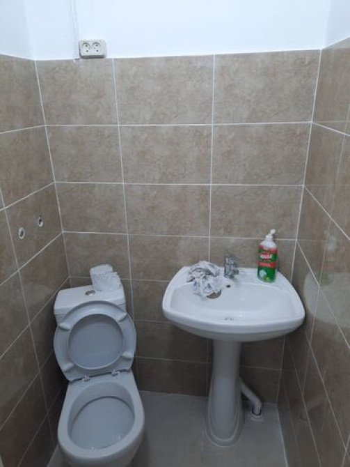 Сдаётся помещением под бизнес 2 комнаты 25 и 18 квадратных метров Бишкек - изображение 3