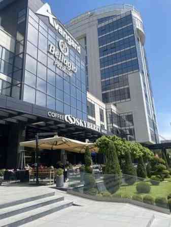 Сдаю Офис, 160 м², В бизнес центре, 1 линия Bishkek