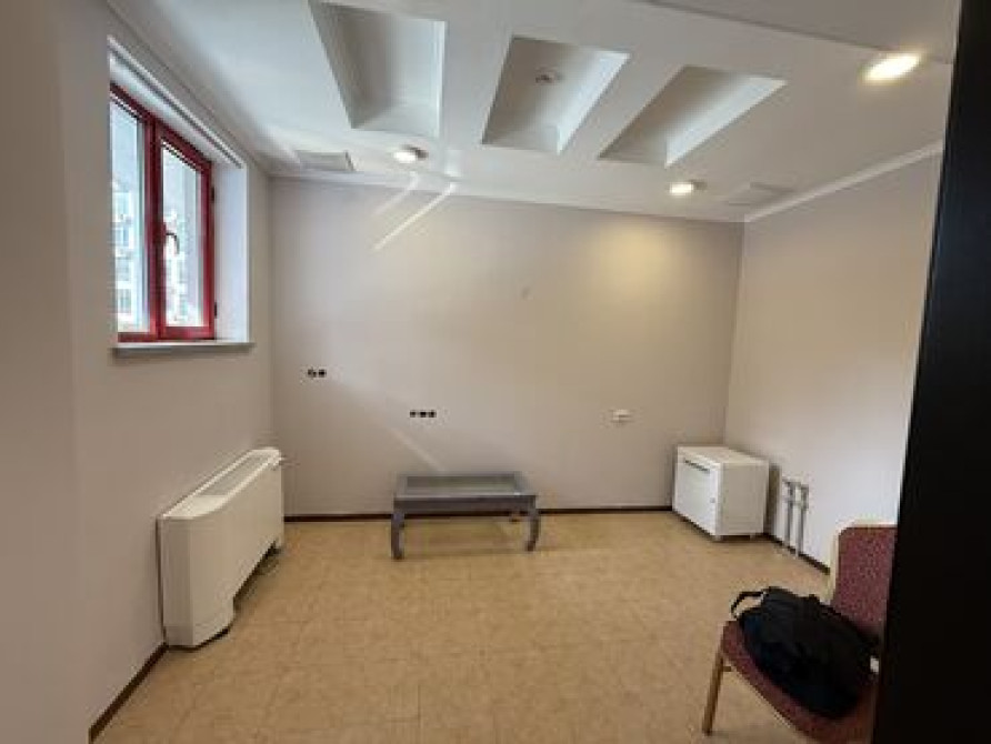 Сдаю Офис, 13 м², В административном здании, С отдельным сан узлом Bishkek - photo 2