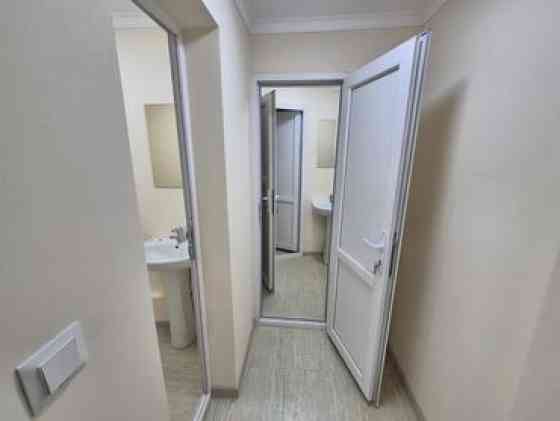 Сдаю Офис, 9 м², В бизнес центре, 1 линия Bishkek