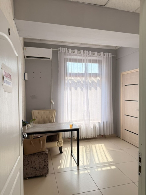 Сдаю Офис, 12 м², В административном здании, 1 линия Бишкек - сүрөт 1