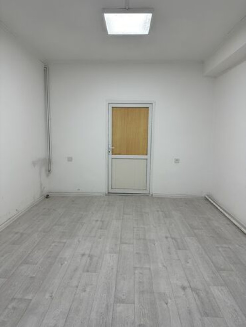 Сдаю Офис, 23 м², В жилом комплексе, С отдельным входом, С отдельным сан узлом, С юридическим адресом Бишкек - изображение 5