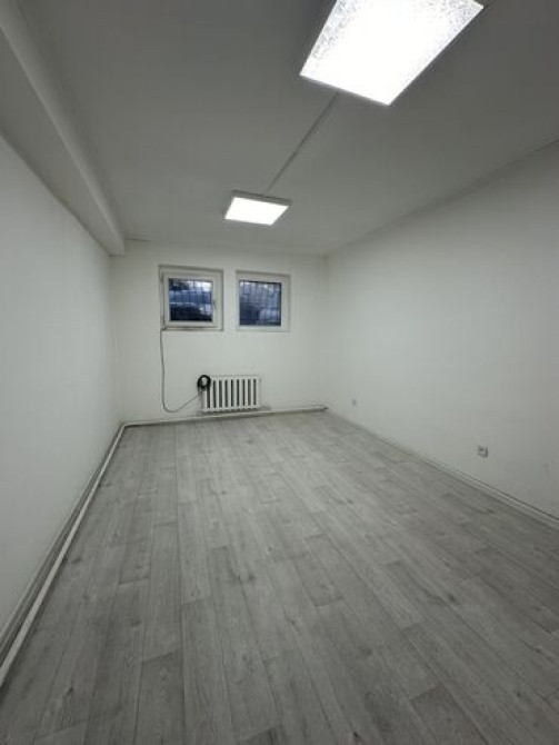 Сдаю Офис, 23 м², В жилом комплексе, С отдельным входом, С отдельным сан узлом, С юридическим адресом Бишкек - изображение 3