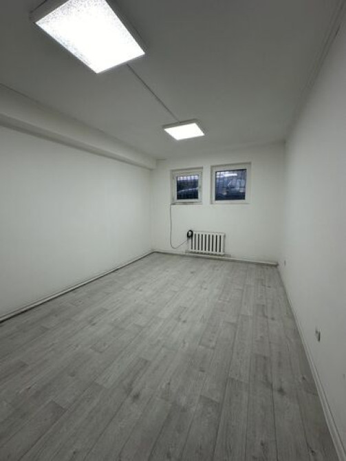 Сдаю Офис, 23 м², В жилом комплексе, С отдельным входом, С отдельным сан узлом, С юридическим адресом Бишкек - изображение 1