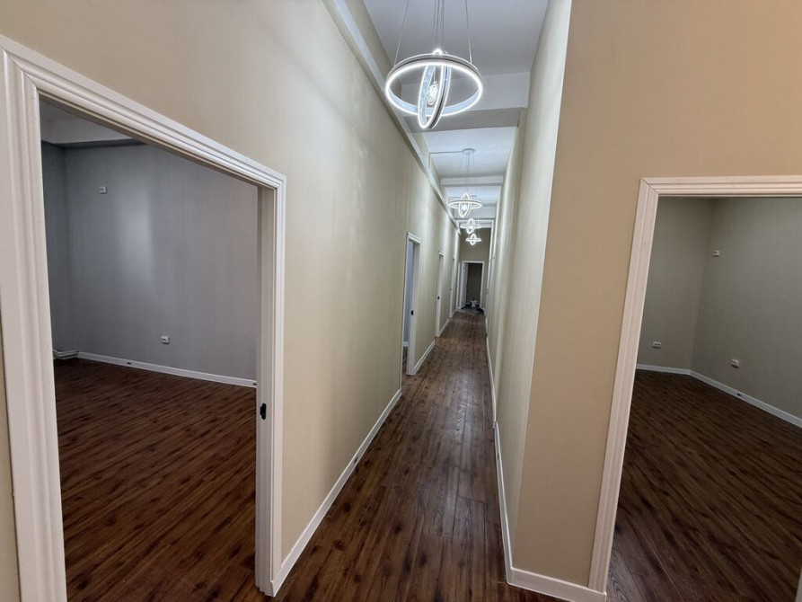 Сдаю Офис, 20 м², В административном здании, 1 линия Бишкек - сүрөт 1