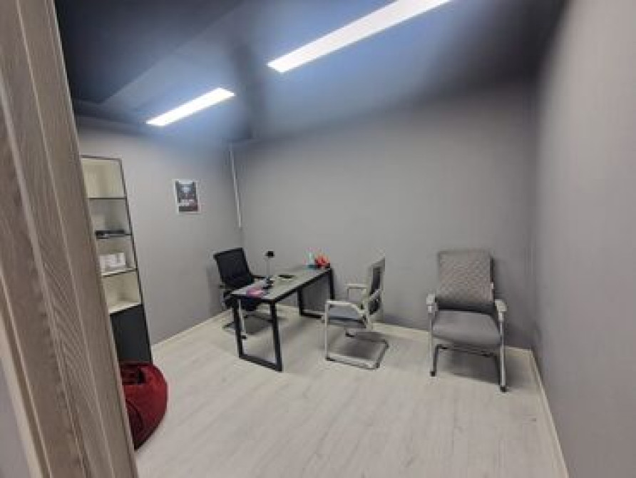 Сдаю Офис, 500 м², С отдельным сан узлом Бишкек - изображение 2