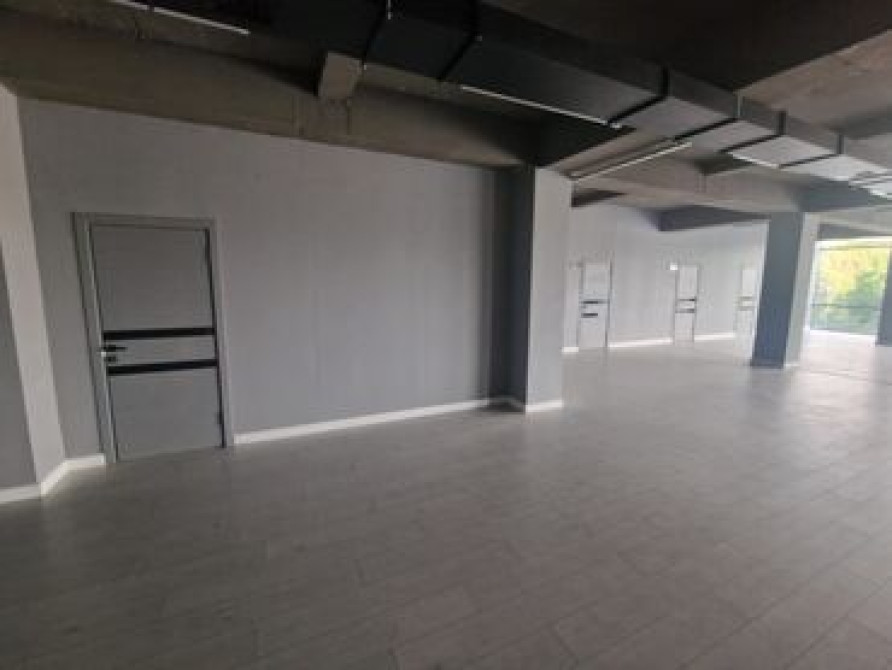 Сдаю Офис, 500 м², С отдельным сан узлом Бишкек - изображение 1