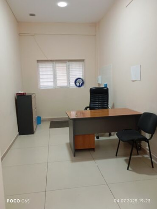 Сдаю Офис, 147 м², В жилом комплексе, 1 линия, С оборудованием, С отдельным входом Бишкек - изображение 1