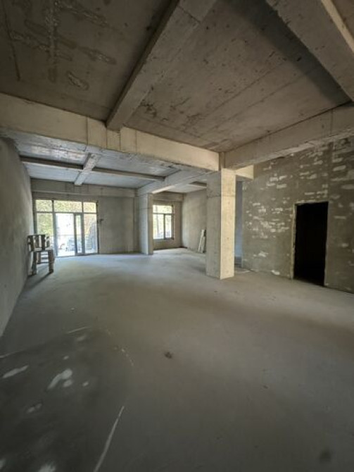 Сдаю Офис, 111 м², В жилом комплексе, 1 линия Бишкек - изображение 4