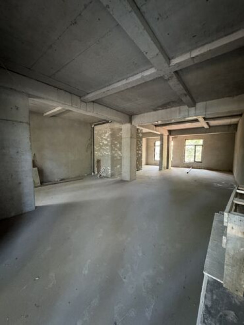 Сдаю Офис, 111 м², В жилом комплексе, 1 линия Бишкек - изображение 3