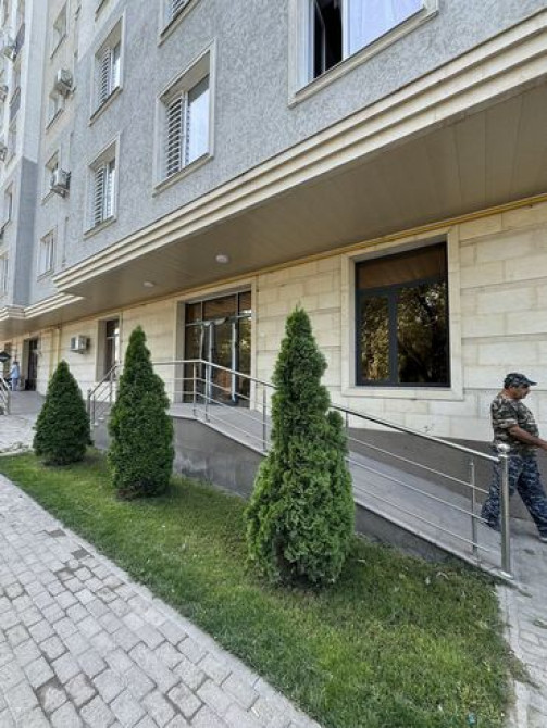 Сдаю Офис, 111 м², В жилом комплексе, 1 линия Бишкек - изображение 5