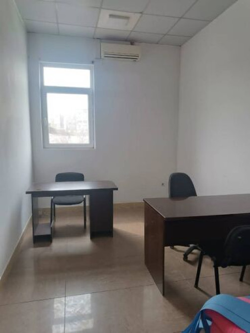 Сдаю офисы: остались 2 кабинета по 15м2 в Торговом Центре 