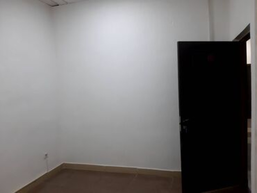 Сдаю офисы: остались 2 кабинета по 15м2 в Торговом Центре 