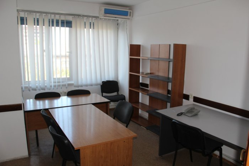 Сдаются в аренду помещения под офисы ул. Киевская 107 (между исанова и Bishkek - photo 1