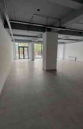 Сдаю Офис, 150 м², В бизнес центре, 1 линия Бишкек