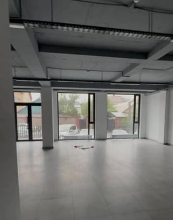 Сдаю Офис, 150 м², В бизнес центре, 1 линия Бишкек - изображение 4