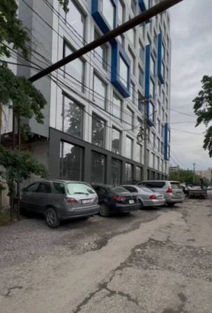 Сдаю Офис, 150 м², В бизнес центре, 1 линия Бишкек - изображение 3