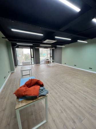 Сдаю Офис, 63 м², В бизнес центре Бишкек - изображение 3