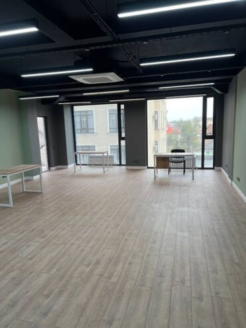 Сдаю Офис, 63 м², В бизнес центре Бишкек - изображение 2