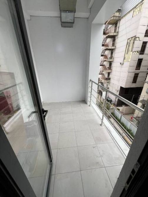 Сдаю Офис, 63 м², В бизнес центре Бишкек - изображение 4