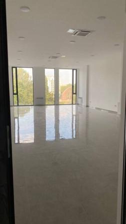 Сдаю Офис, 94 м², В бизнес центре, 1 линия Бишкек - изображение 7